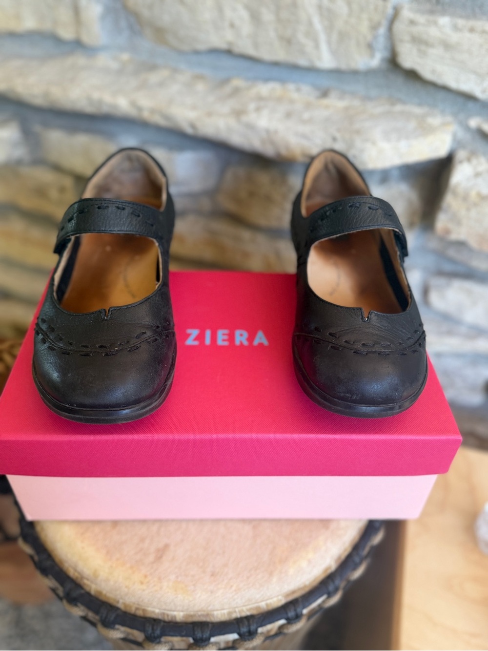 Ziera Gummibear Black Leather Mary Jane Shoes. 38M